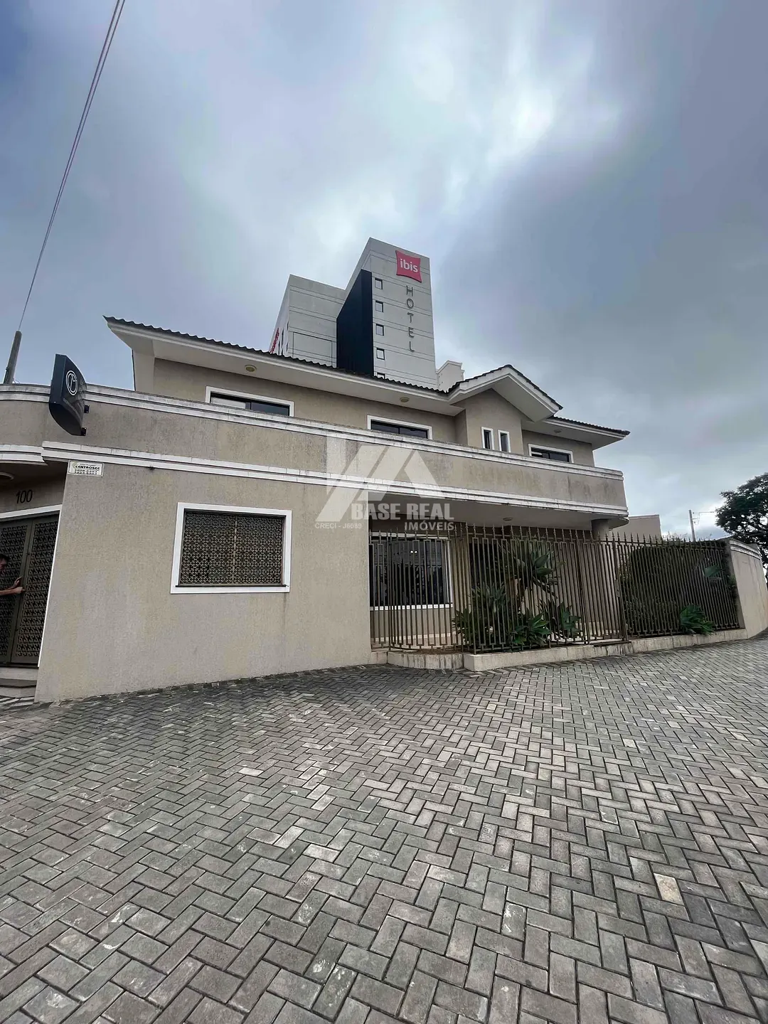Casa padrão à Venda, Centro, Ponta Grossa, PR — Centro, Ponta Grossa