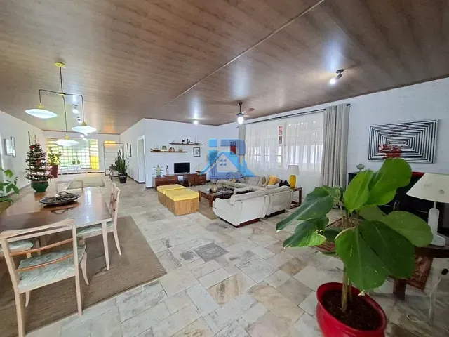 Casa com 1427m² 3 quartos e 4 banheiros, à venda, no bairro Parque das Laranjeiras em Itatiba