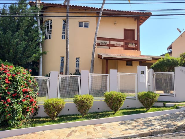 Casa 4 quartos e 2 banheiros, à venda, no bairro Parque das Universidades em Campinas