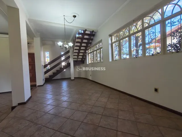 Casa 4 quartos e 2 banheiros, à venda, no bairro Parque das Universidades em Campinas