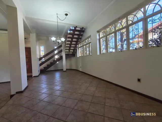 Casa 4 quartos e 2 banheiros, à venda, no bairro Parque das Universidades em Campinas