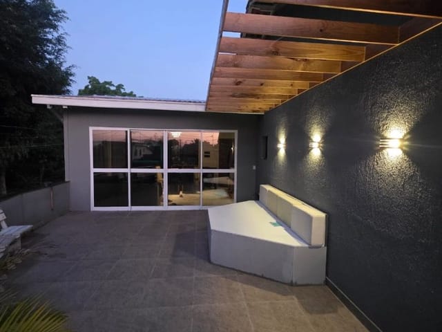 Casa com 170m² 3 quartos e 2 banheiros, à venda, no bairro Jardim Limoeiro em São José dos Campos