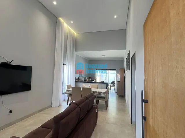 Casa 3 quartos e 3 banheiros, à venda, no bairro Catetos em Guaxupé