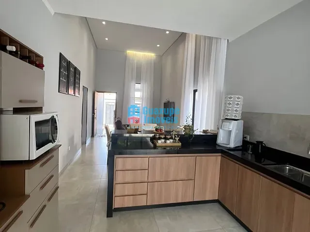 Casa 3 quartos e 3 banheiros, à venda, no bairro Catetos em Guaxupé