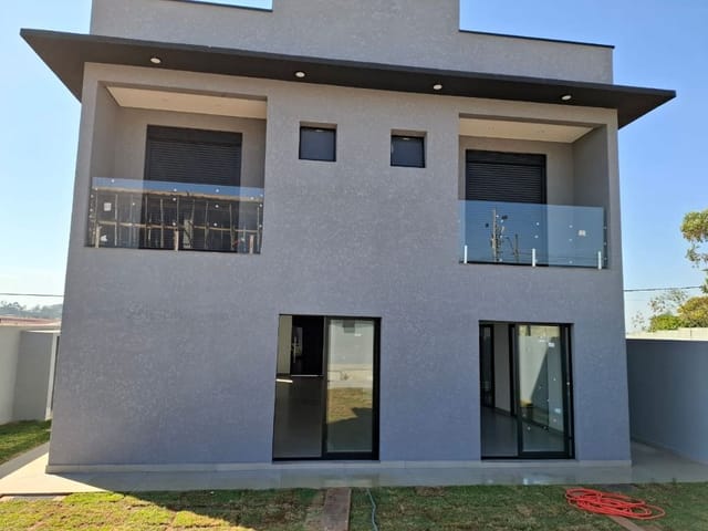 Casa com 500m² 4 quartos e 5 banheiros, à venda, no bairro Cidade Jardim em Vargem Grande Paulista