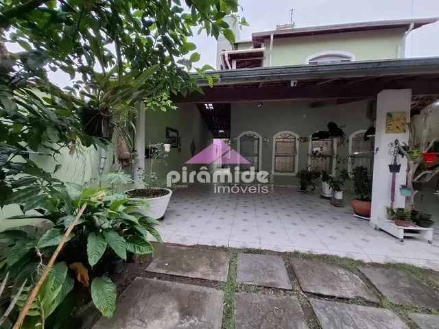 Casa com 300m² 3 quartos e 3 banheiros, à venda, no bairro Jardim Primavera em Caraguatatuba