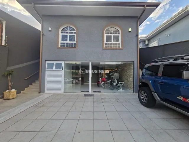 Casa 4 quartos e 3 banheiros, à venda, no bairro Jardim Chapadão em Campinas