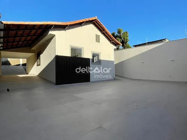 Casa com 360m² 3 quartos e 2 banheiros, para alugar, no bairro Santa Branca em Belo Horizonte