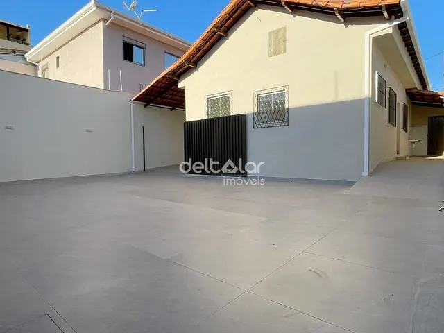 Casa com 360m² 3 quartos e 2 banheiros, para alugar, no bairro Santa Branca em Belo Horizonte