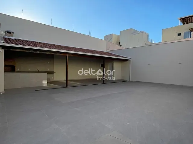 Casa com 360m² 3 quartos e 2 banheiros, para alugar, no bairro Santa Branca em Belo Horizonte