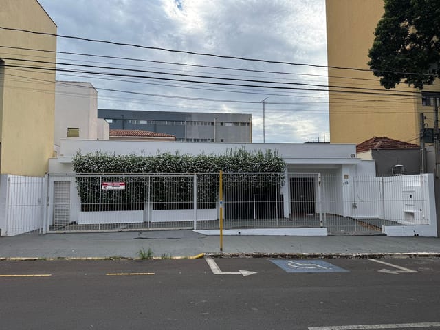 Casa à venda, no bairro Vila Mendonça em Araçatuba