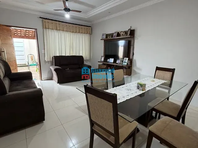 Casa 3 quartos e 2 banheiros, à venda, no bairro Jardim Ouro Verde em Guaxupé