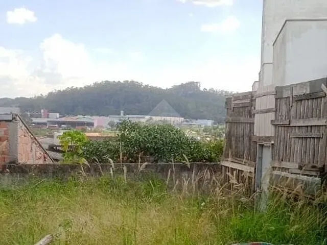 Casa com 329m² 1 quarto e 1 banheiro, à venda, no bairro Vila Assis Brasil em Mauá