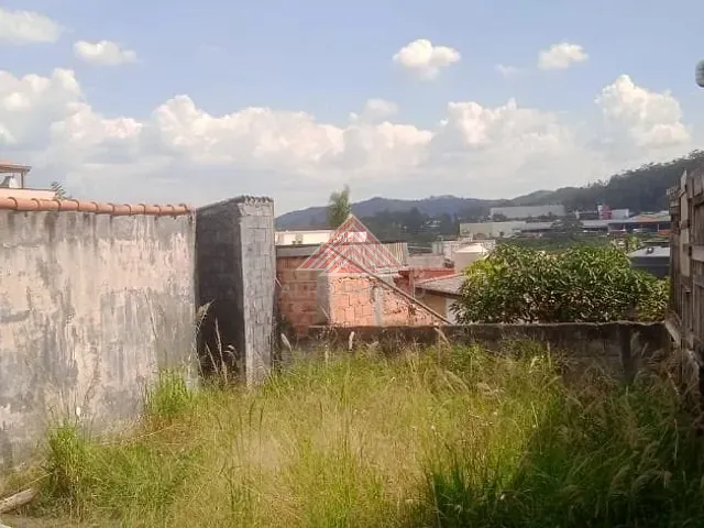 Casa com 329m² 1 quarto e 1 banheiro, à venda, no bairro Vila Assis Brasil em Mauá
