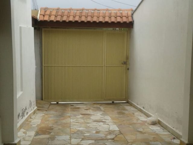 Casa com 188m² 5 quartos e 2 banheiros, à venda, no bairro Jardim Santa Luzia em Pindamonhangaba