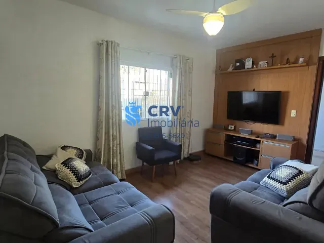 Casa com 300m² 3 quartos e 2 banheiros, à venda, no bairro Jardim do Sol em Londrina