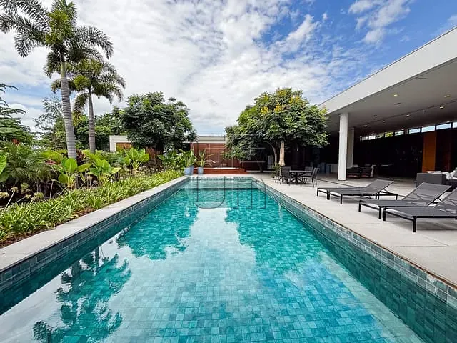 Casa 5 quartos e 9 banheiros, à venda, no bairro Recanto do Salto em Londrina