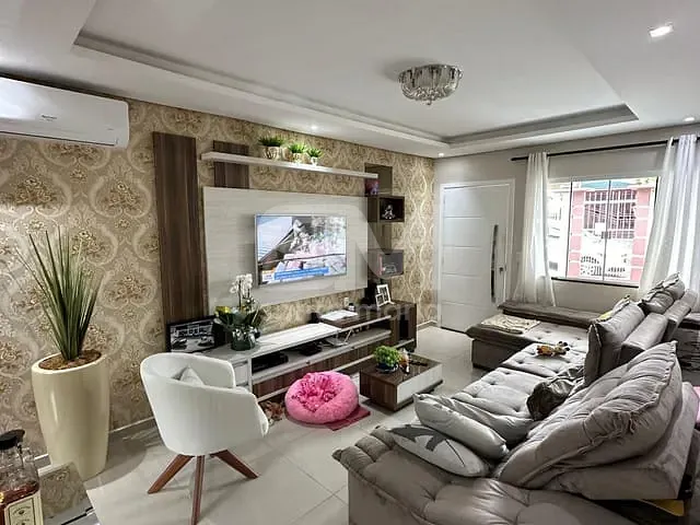Casa com 200m² 3 quartos e 2 banheiros, à venda, no bairro Passo dos Fortes em Chapecó