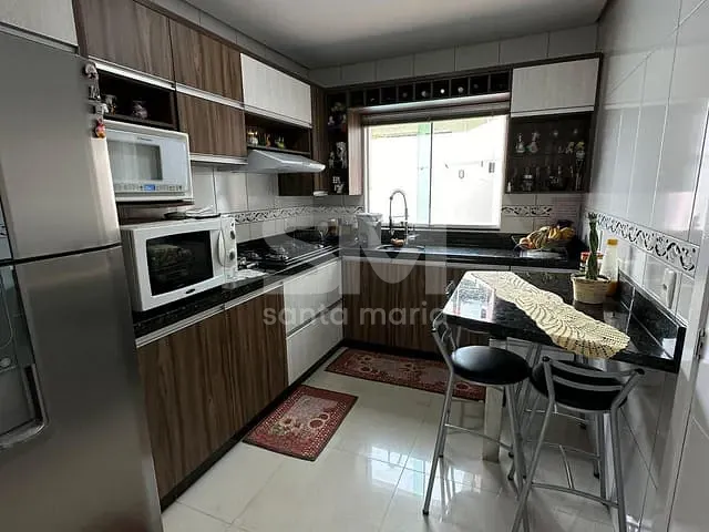 Casa com 200m² 3 quartos e 2 banheiros, à venda, no bairro Passo dos Fortes em Chapecó