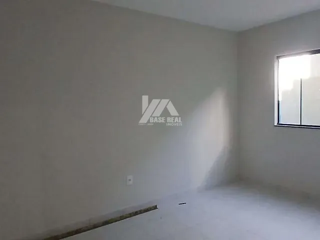 Casa 2 quartos e 1 banheiro, à venda, no bairro Cará-Cará em Ponta Grossa