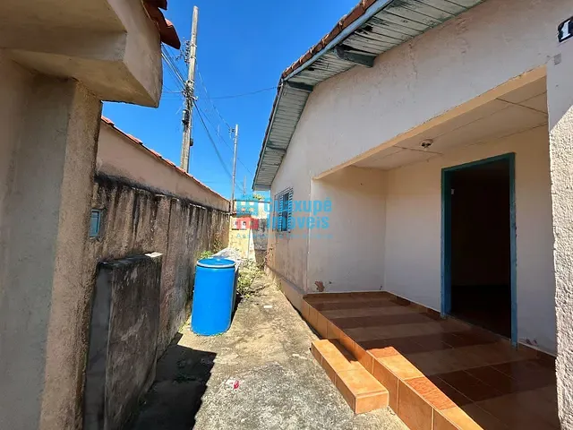 Casa com 251m² 3 quartos e 2 banheiros, à venda, no bairro Jardim Guaxupé em Guaxupé