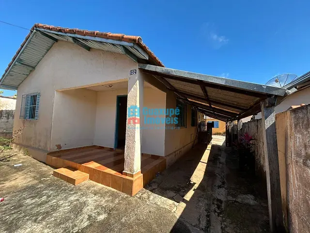 Casa com 251m² 3 quartos e 2 banheiros, à venda, no bairro Jardim Guaxupé em Guaxupé