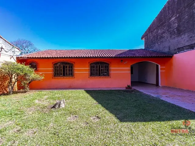 Casa com 420m² 3 quartos e 2 banheiros, à venda, no bairro Capão Raso em Curitiba