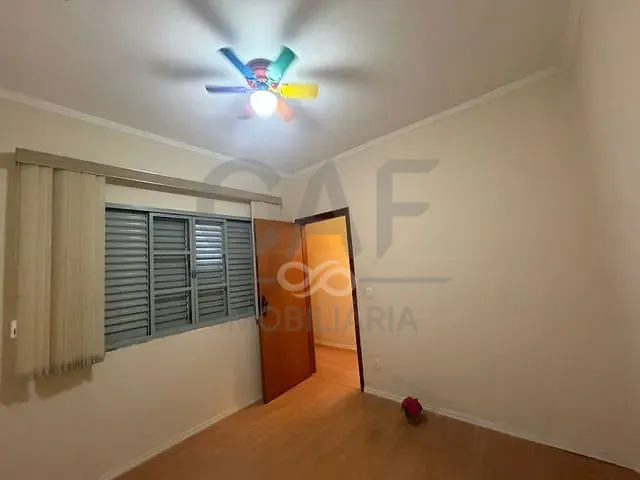 Casa com 300m² 4 quartos e 3 banheiros, para alugar, no bairro Jardim Planalto em Jaguariúna