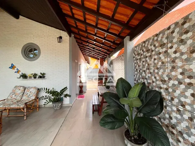 Casa com 287m² 3 quartos e 3 banheiros, à venda, no bairro Indaiá em Caraguatatuba