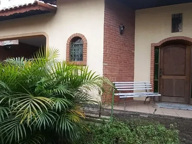 Casa com 500m² 5 quartos e 3 banheiros, à venda, no bairro Vila Nossa Senhora das Vitórias em Mauá