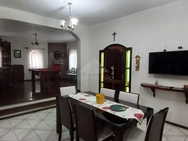 Casa com 500m² 5 quartos e 3 banheiros, à venda, no bairro Vila Nossa Senhora das Vitórias em Mauá