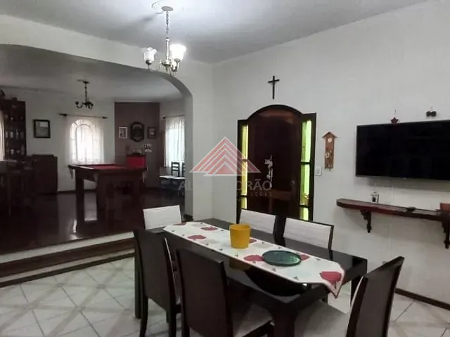 Casa com 500m² 5 quartos e 3 banheiros, à venda, no bairro Vila Nossa Senhora das Vitórias em Mauá