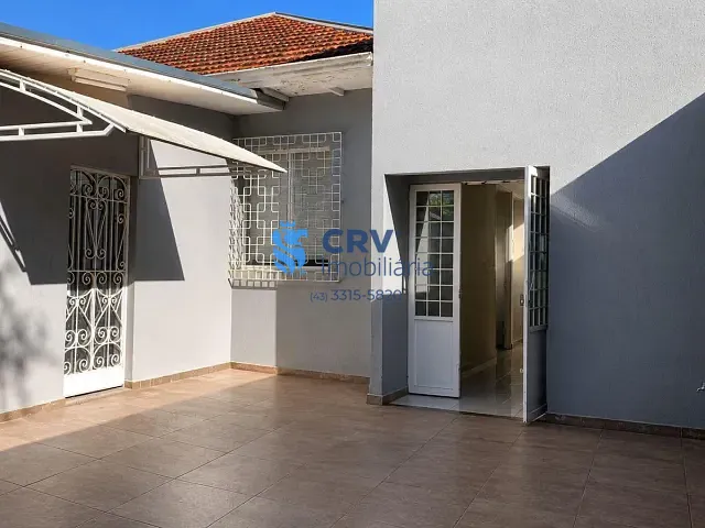 Casa à venda ou para alugar, no bairro Centro em Londrina