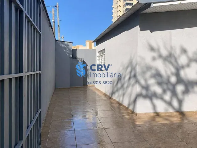 Casa à venda ou para alugar, no bairro Centro em Londrina