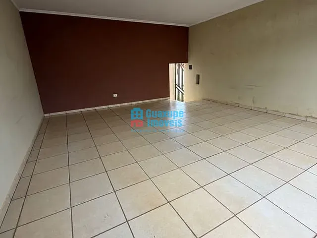 Casa 3 quartos e 3 banheiros, à venda, no bairro Jardim Tres Rosas em Guaxupé