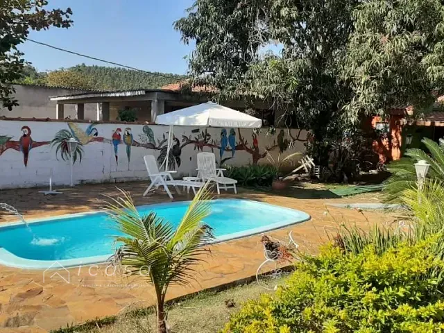 Casa com 274m² 3 quartos e 3 banheiros, à venda, no bairro Vila Velha em Caçapava