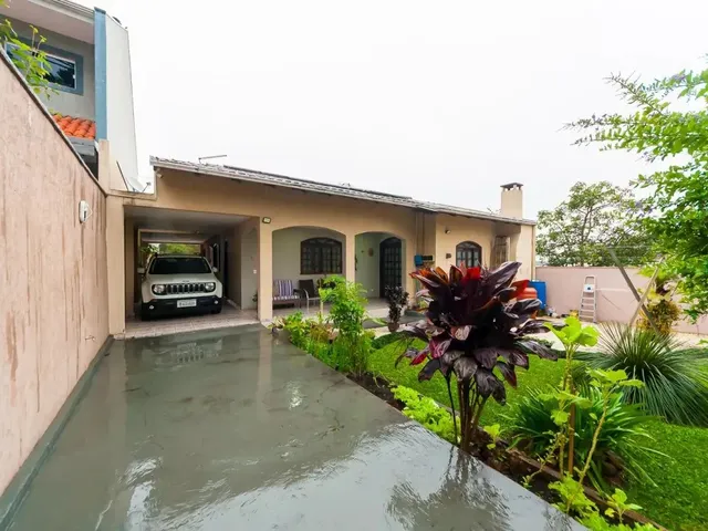 Casa com 390m² 3 quartos e 2 banheiros, à venda, no bairro Santa Felicidade em Curitiba