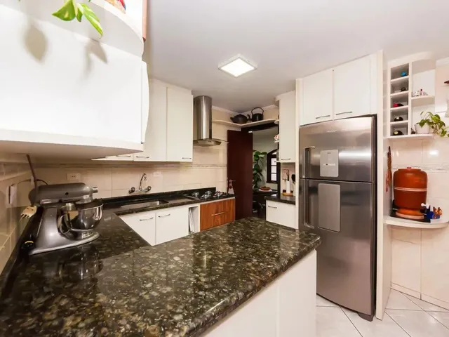 Casa com 390m² 3 quartos e 2 banheiros, à venda, no bairro Santa Felicidade em Curitiba