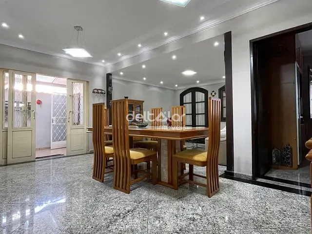 Casa com 396m² 5 quartos e 5 banheiros, à venda, no bairro Planalto em Belo Horizonte