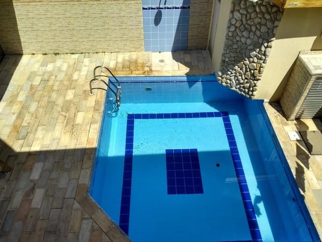 Casa com 360m² 4 quartos e 6 banheiros, para alugar, no bairro Jardim das Colinas em São José dos Campos