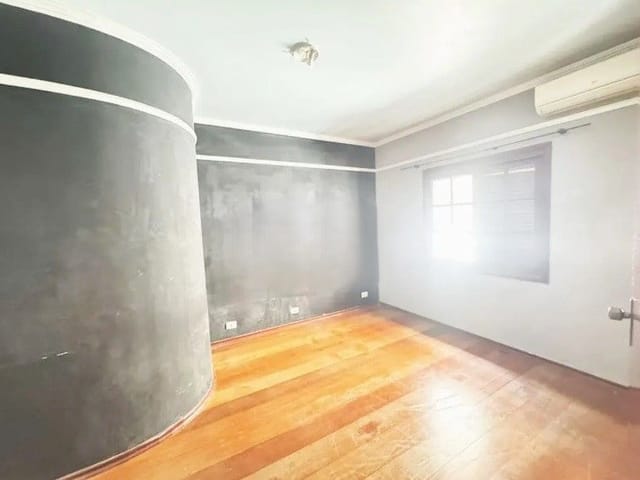 Casa com 360m² 4 quartos e 6 banheiros, para alugar, no bairro Jardim das Colinas em São José dos Campos