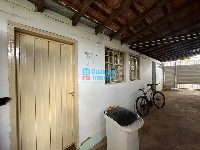 Casa com 300m² 3 quartos e 2 banheiros, à venda, no bairro Parque das Orquídeas em Guaxupé