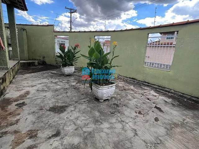 Casa com 300m² 3 quartos e 2 banheiros, à venda, no bairro Parque das Orquídeas em Guaxupé