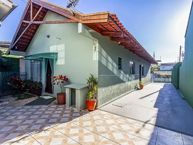 Casa 3 quartos e 1 banheiro, à venda, no bairro Cajuru em Curitiba