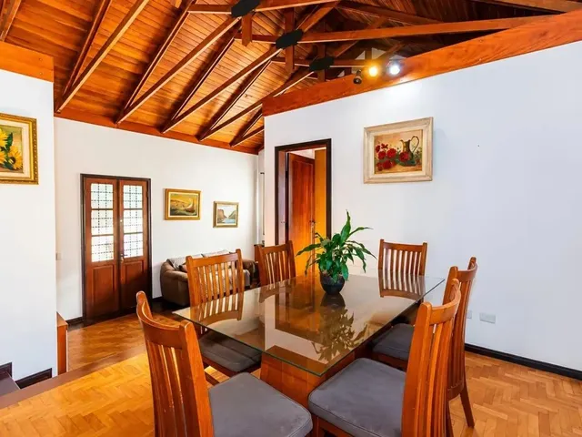 Casa 3 quartos e 1 banheiro, à venda, no bairro Cajuru em Curitiba