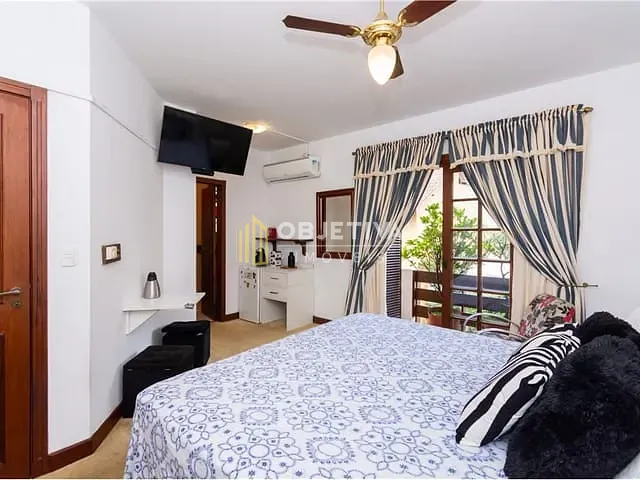 Casa 3 quartos e 4 banheiros, à venda, no bairro Bela Vista em Porto Alegre