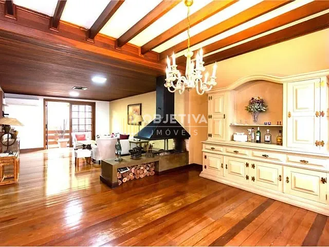 Casa 3 quartos e 4 banheiros, à venda, no bairro Bela Vista em Porto Alegre
