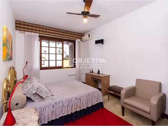Casa 3 quartos e 4 banheiros, à venda, no bairro Bela Vista em Porto Alegre