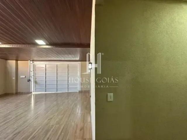 Casa com 200m² 3 quartos e 2 banheiros, à venda, no bairro Jardim das Cascatas em Aparecida de Goiânia