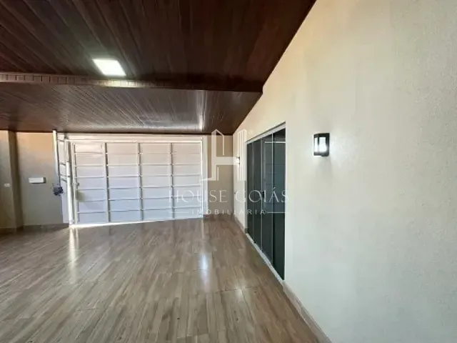 Casa com 200m² 3 quartos e 2 banheiros, à venda, no bairro Jardim das Cascatas em Aparecida de Goiânia